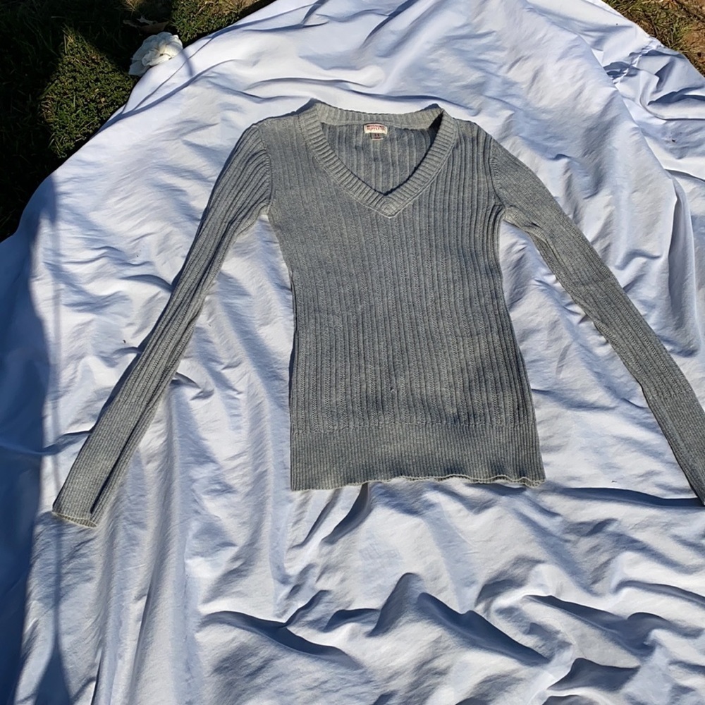Mossimo longsleeve gray sweater v-neck Small​​ - Picture 5 of 6